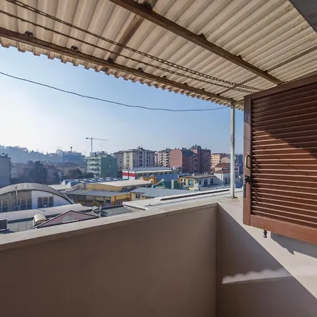 Xenia - Newly Renovated Flat In Fiera Area 公寓 *